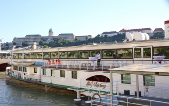 Rejs statkiem z kolacją + program węgierski z muzyką na żywo