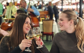 Rejs po Dunaju z degustacją win Wine & Dine Rejs po Dunaju z degustacją win Wine & Dine